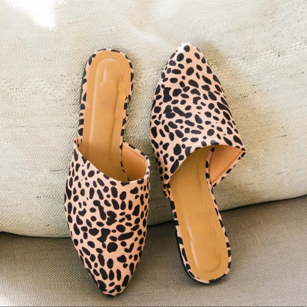 5⭐️TAN LEOPARD SUEDE MULES SHOES SLIP-ON